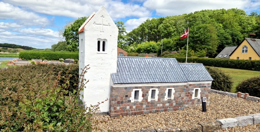 Detalje fra Daugbjerg Minilandsby - Daugbjerg Kirke