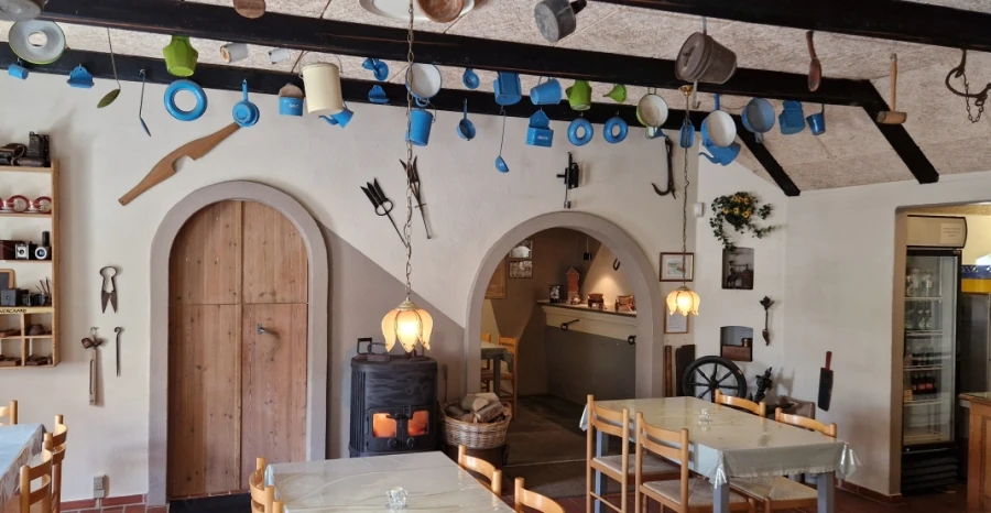 Detalje fra Daugbjerg Minilandsby - Caféen i hestestalden